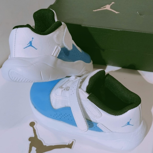 Other - Air Jordan 11 CMFT Low Toddler, unisex Size 5C, Color: Black, University Blue,Bl